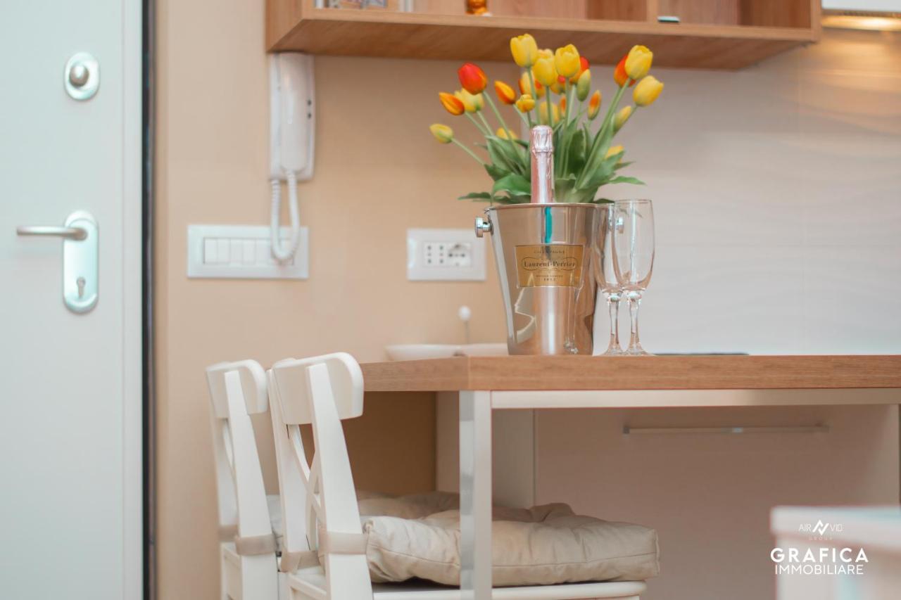 Ameli Home Luxury Apartment Таранто Екстер'єр фото